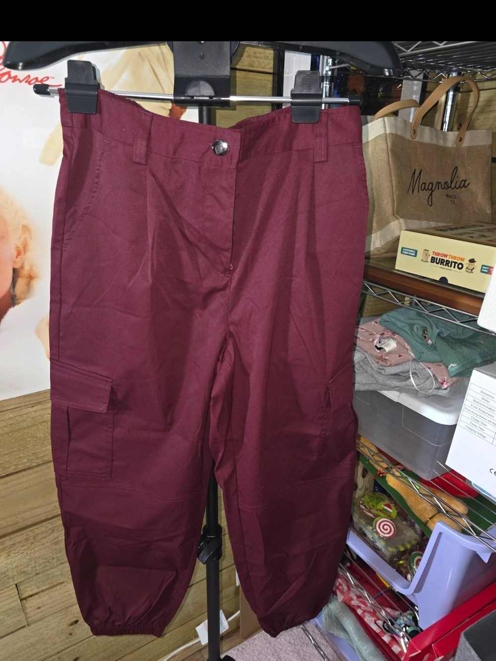 🍷 Brand new Halara cargo-style jogger pants